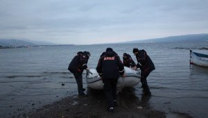 Sapanca Gölü'nde mahsur kalan 5 vatandaşı AFAD kurtardı