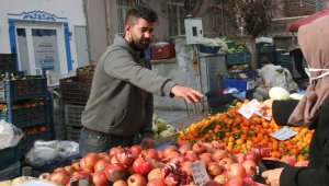Soğuk havalar pazarlarda meyve fiyatlarını etkiledi