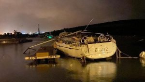 Turizm kenti Çeşme'de hortum felaketi
