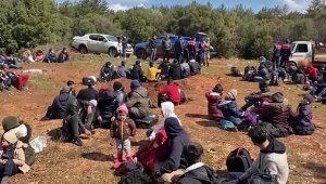 İzmir'de 204 düzensiz göçmen kurtarıldı