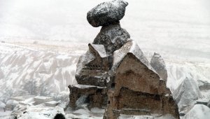 Kapadokya bahar ayında beyaza büründü