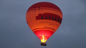 Kapadokya'da gökyüzü balonlarla buluştu