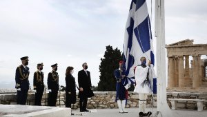 Yunanistan bağımsızlık gününü askeri geçit töreniyle kutladı