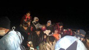 Çanakkale açıklarında 18 göçmen ölümden döndü