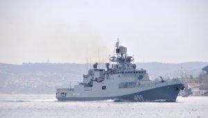 Rus Donanmasına ait RFS 499 borda numaralı "Admiral Makarov" gemisi boğazdan geçti
