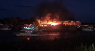 5 milyon TL değerindeki 3 tekne yandı!