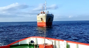 Haydarpaşa açıklarında arızalanan gemi kurtarıldı!