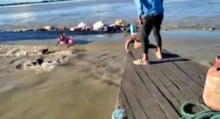 Hindistan'da tekne kazasının bilançosu netleşiyor: 1 ölü