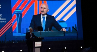 Karaismailoğlu: '' Boğazdaki yıllık gemi geçiş sayısı 45 bine ulaştı!''