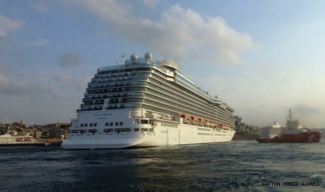 Kruvaziyer devleri İzmir’e geri dönüyor: İzmir Limanı’na 30 gemi rezervasyon yaptırdı!