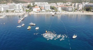 Marmaris rekortmen ve şampiyon yüzücüleri ağırladı