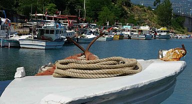 Balıkçı tekneleri yeni yeni sezona hazırlanıyor
